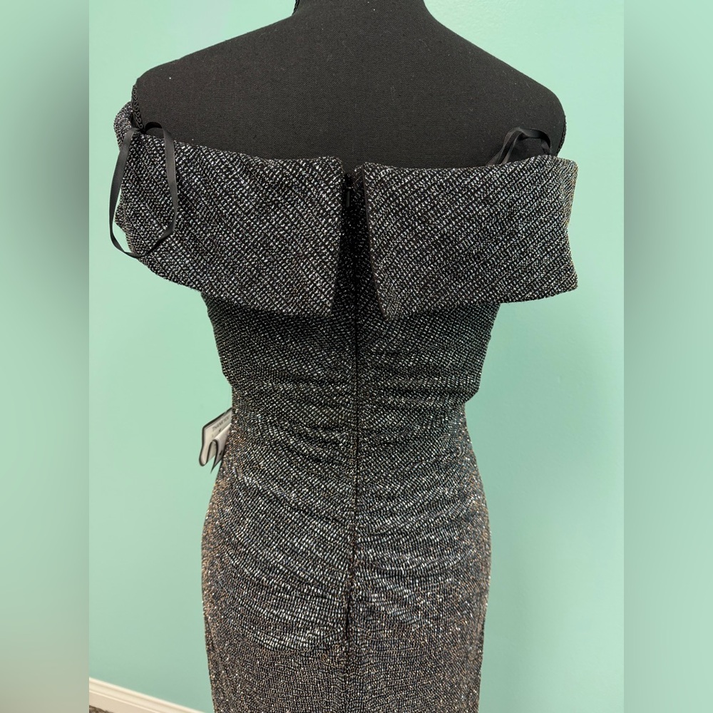 Xscape off-the-shoulder metallic gown in black/gunmetal size 10. - Picture 10 of 11